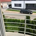 Alina *