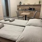 Alina *